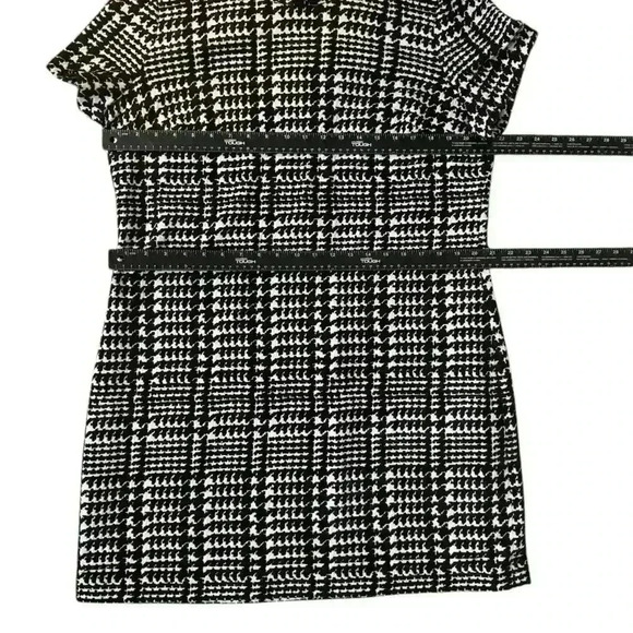 Calvin Klein Black & White Dress Size 16 – Short Sleeve, Shift Style, Back Zip - Picture 6 of 7